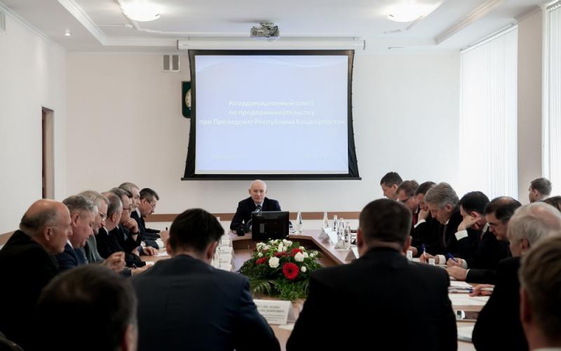 Рустэм Хамитов провел в Нефтекамске заседание Координационного совета по предпринимательству